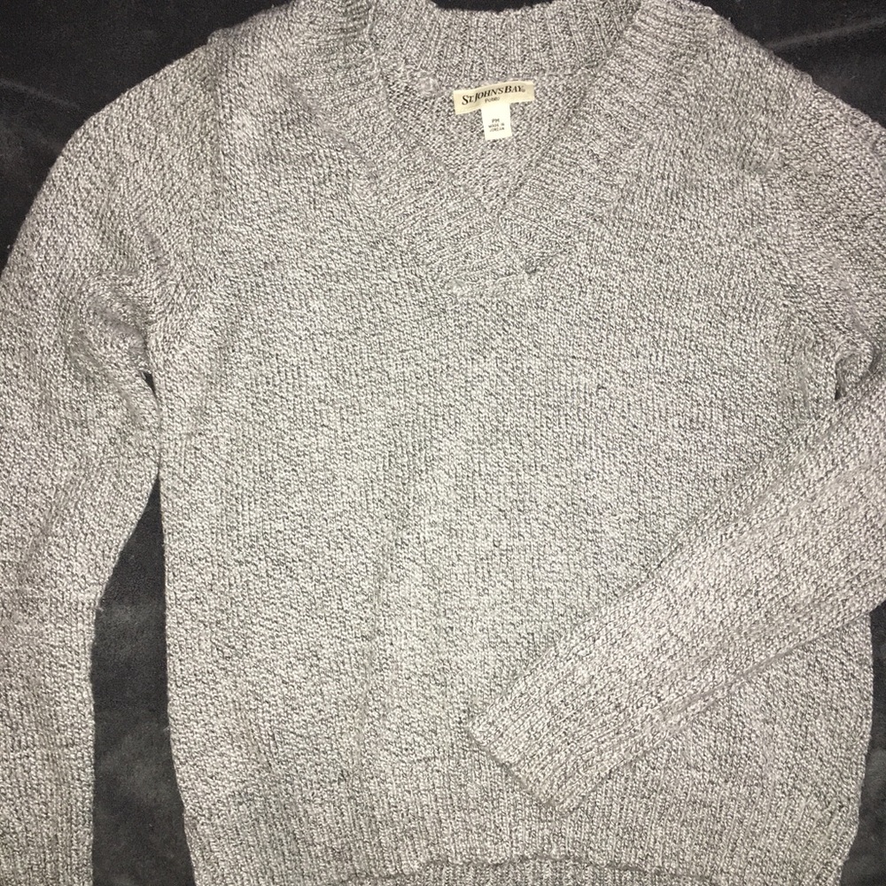 Cute grey crop sweater